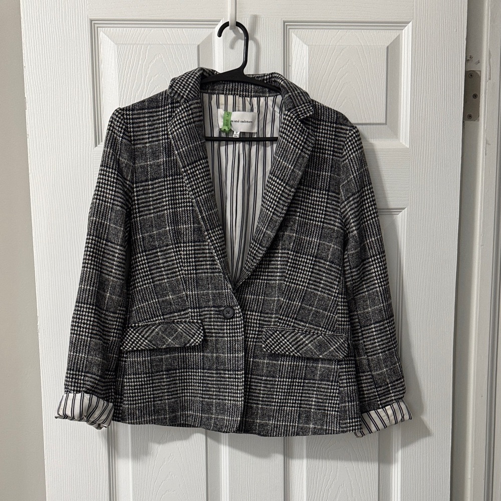 Cupcakes and cashmere Black Plaid Blazer